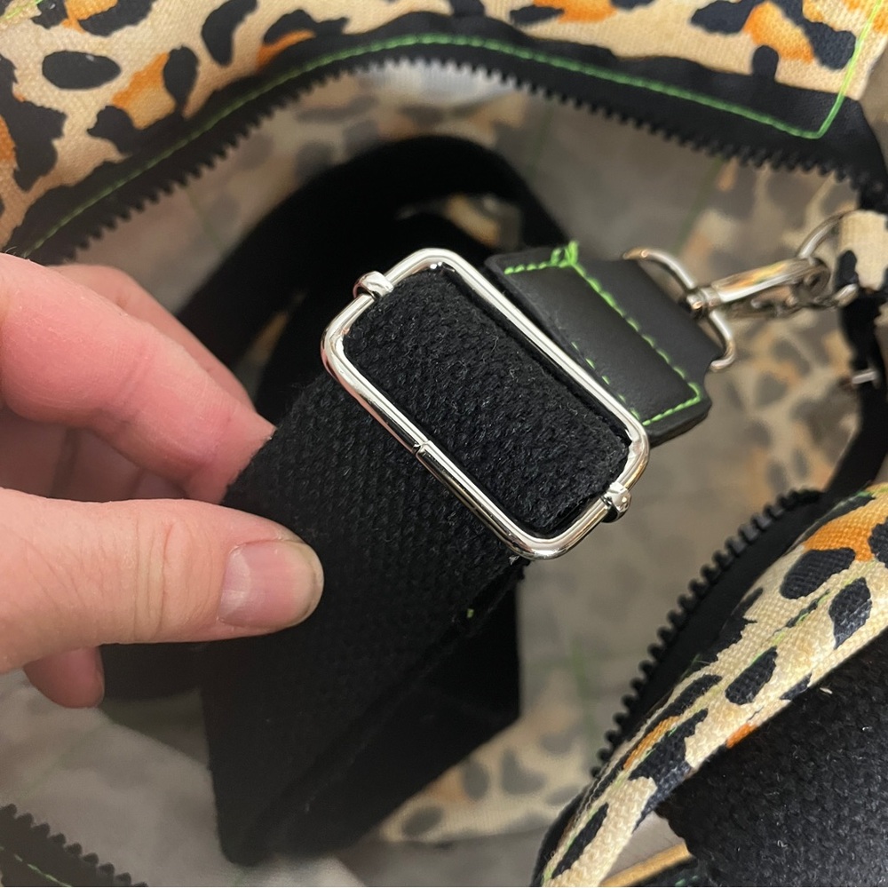 BDG Leopard Print Utility Tote Bag | Urban Outfitters Crossbody Strap - Picture 6 of 12